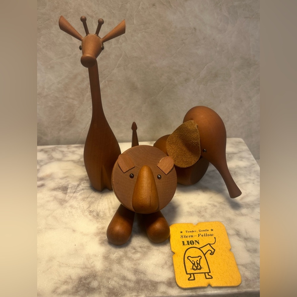3 Senshukai Royal pet teak elephant, giraffe and Lion with card - Picture 1 of 11